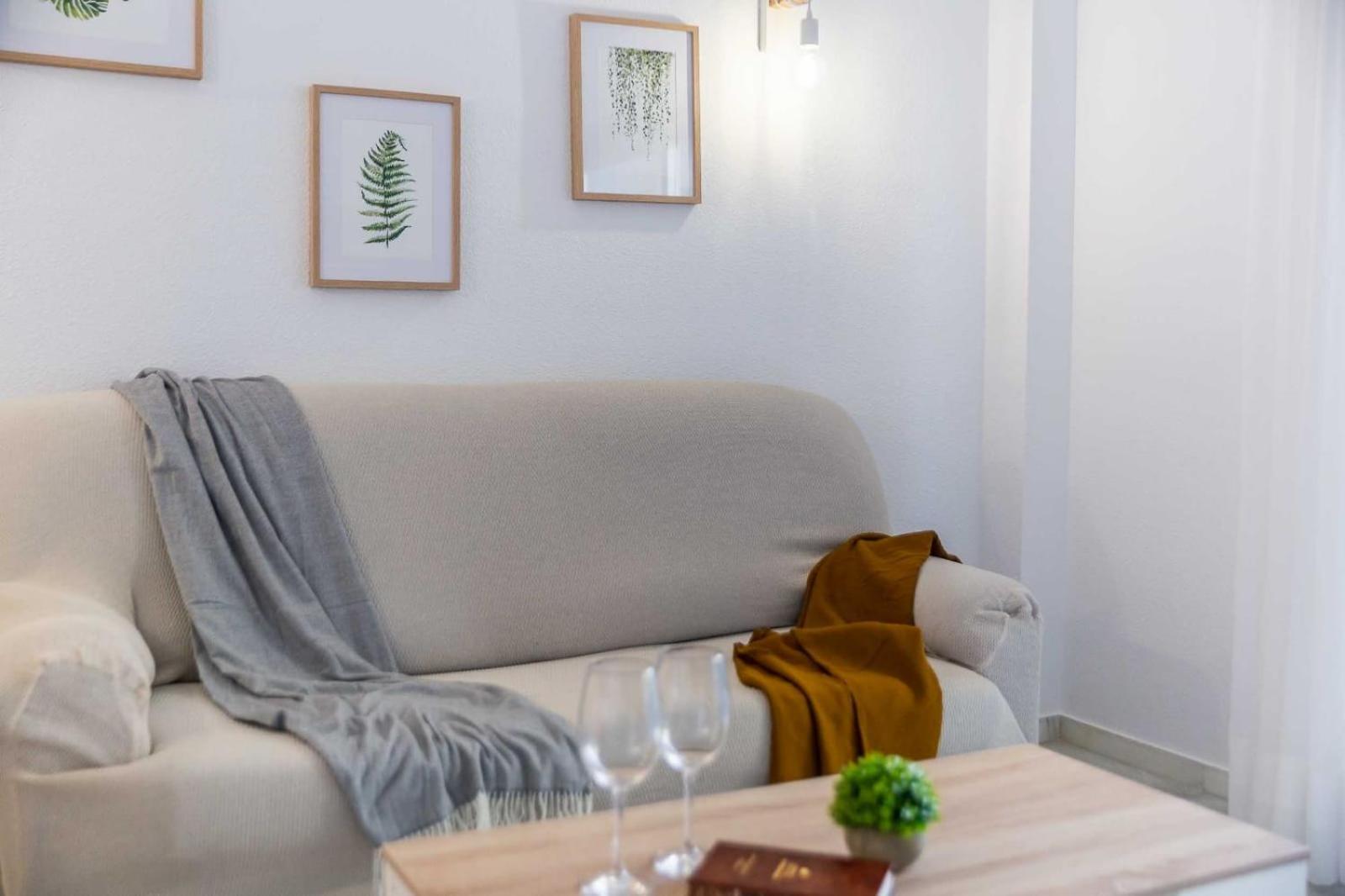 Fuengirola Los Boliches Paseo Maritimo Rey De Espana Esquina Lope De Vega 1 Dormitorio Mas Sofa Cama Salon Mas Cama Supletoria Bagian luar foto