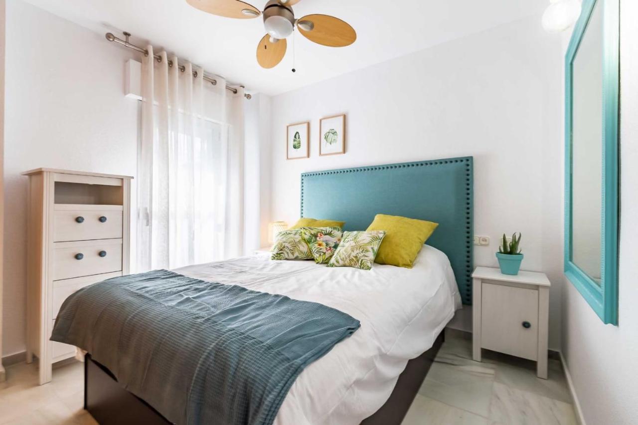 Fuengirola Los Boliches Paseo Maritimo Rey De Espana Esquina Lope De Vega 1 Dormitorio Mas Sofa Cama Salon Mas Cama Supletoria Bagian luar foto